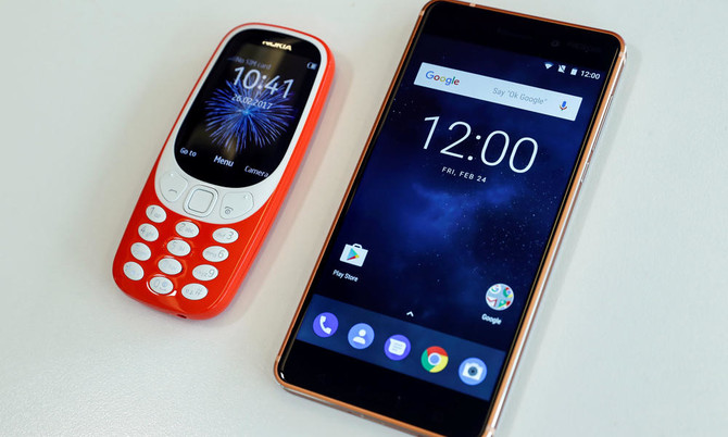Dumbphones» («χαζά» τηλέφωνα) Vs  smartphones («έξυπνα» τηλέφωνα)