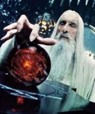 Η Palantir κινεί τα νήματα