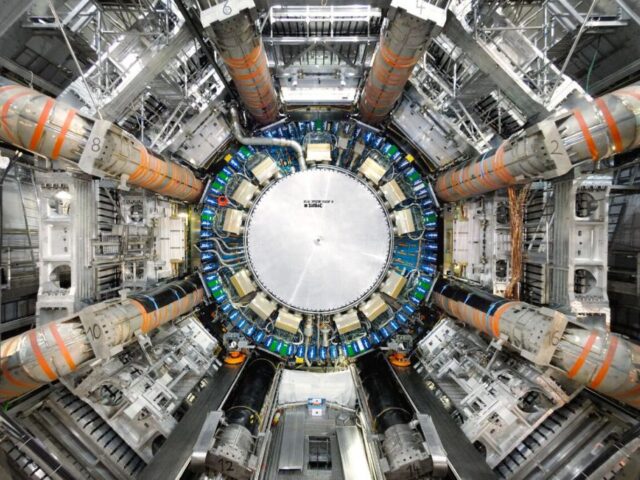 Το CERN κλείνει μέχρι το 2030