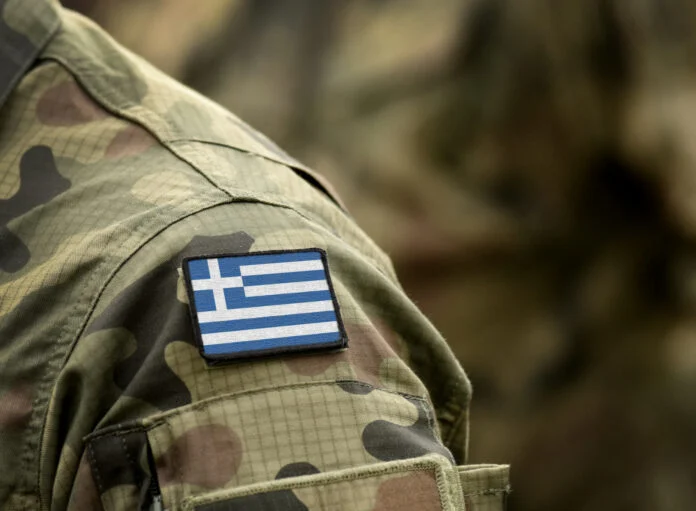 Οι Ελληνικές Ένοπλες Δυνάμεις υπό διάλυση