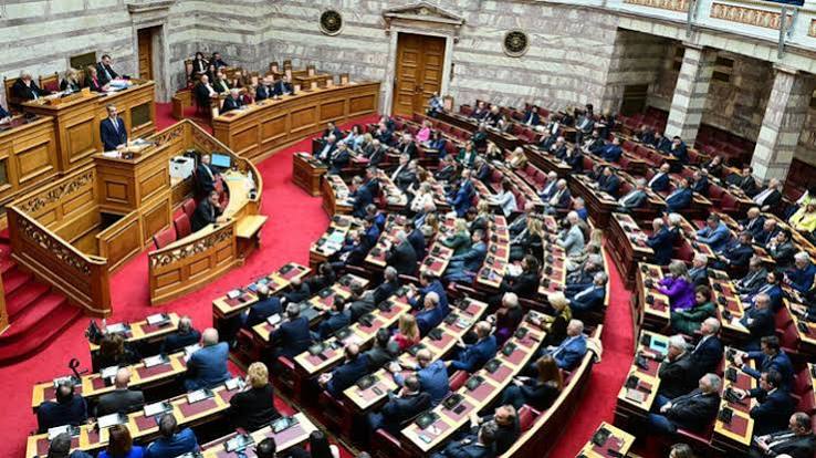 Φαστ τρακ εργασίες για την Αναθεώρηση του Συντάγματος