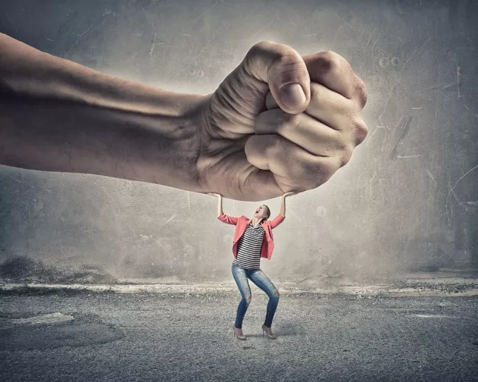Χαιρετίσματα λοιπόν στην εξουσία