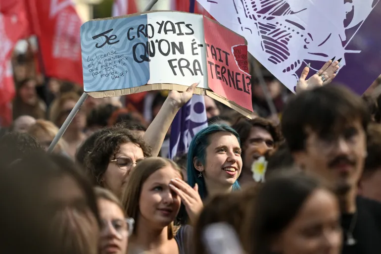 Γαλλία: Οι μαθητές στους δρόμους